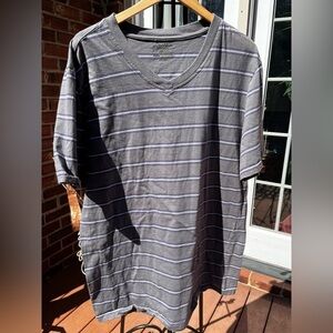 Gray stripes tee shirt xxl